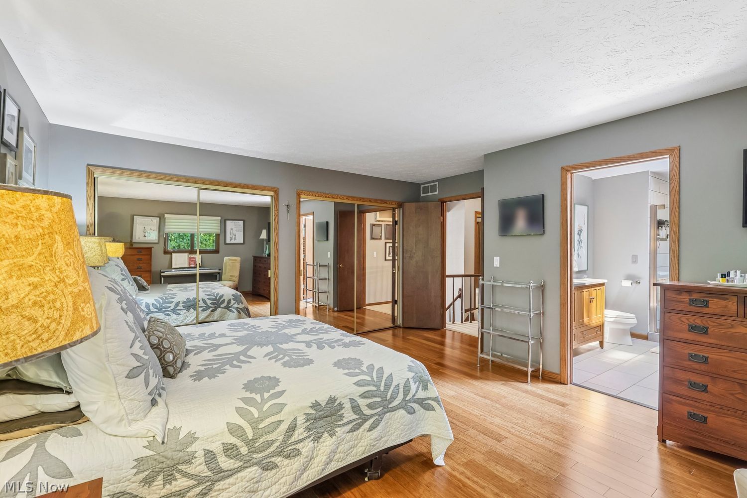 6470 Queens Way Brecksville OH 44141