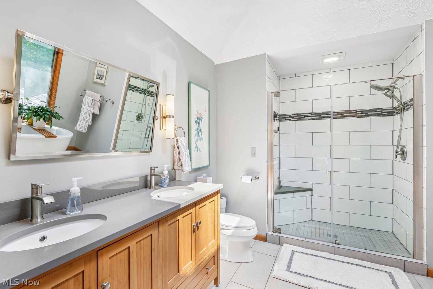 6470 Queens Way Brecksville OH 44141