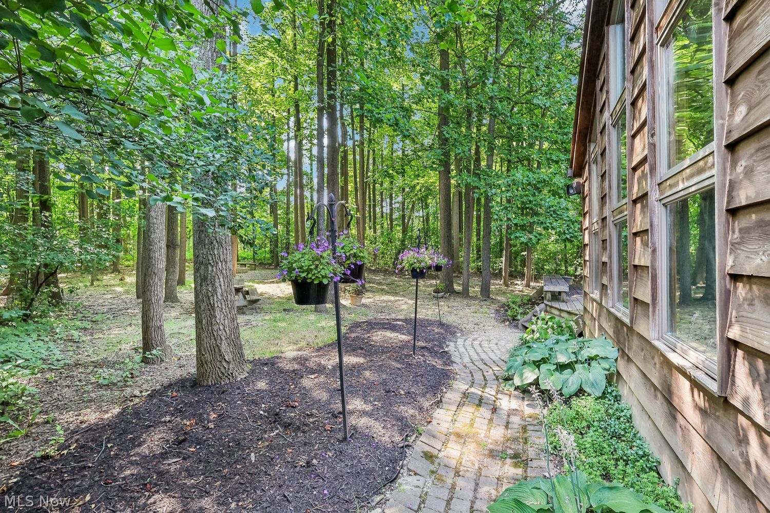6470 Queens Way Brecksville OH 44141