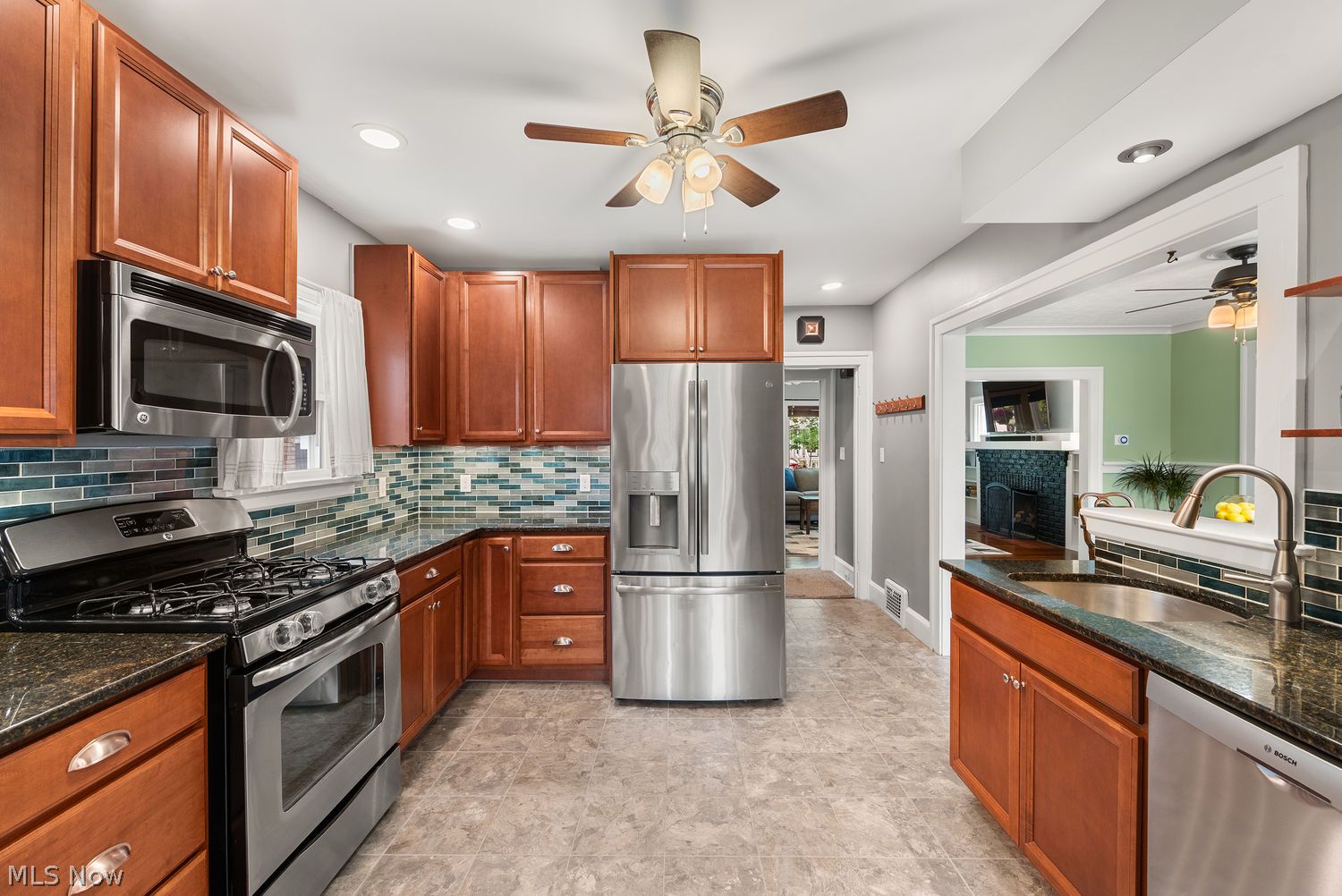 1611 Woodward Avenue Lakewood OH 44107