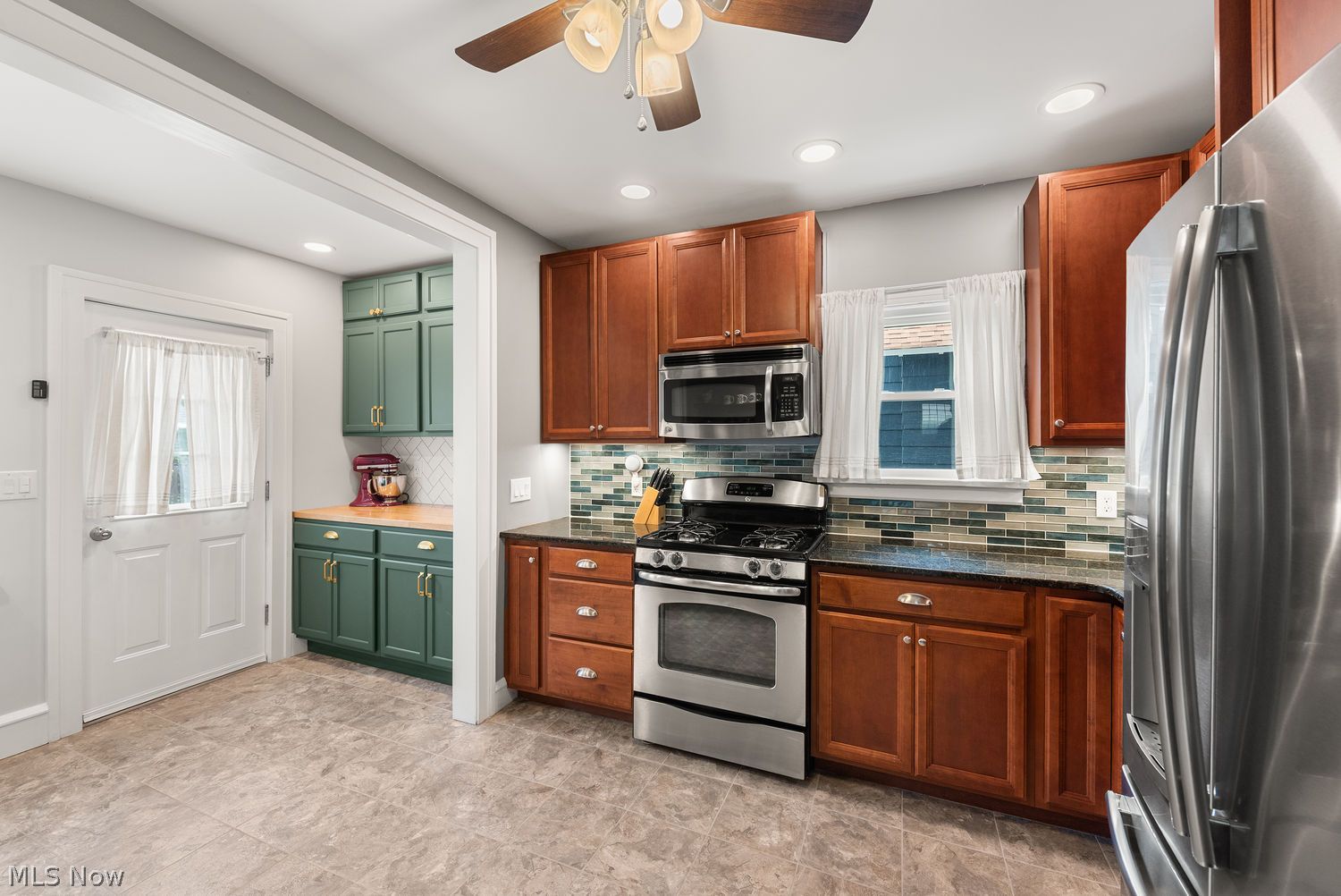 1611 Woodward Avenue Lakewood OH 44107