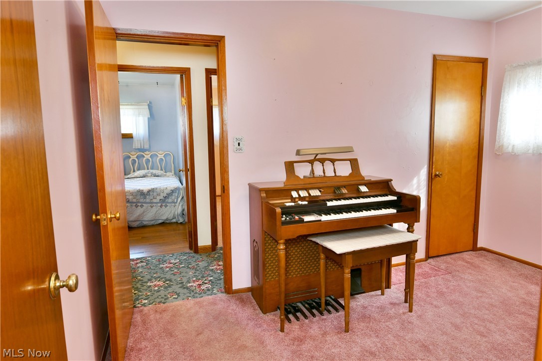 1737 Westwood Drive NW Warren OH 44485