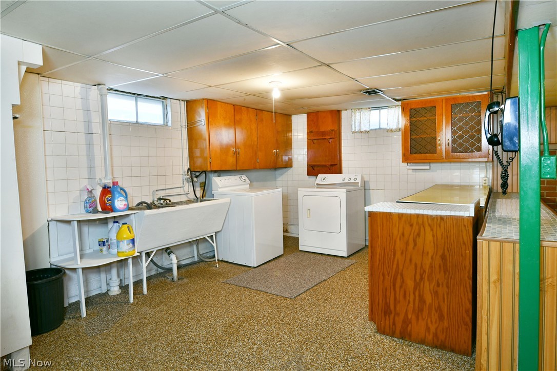 1737 Westwood Drive NW Warren OH 44485
