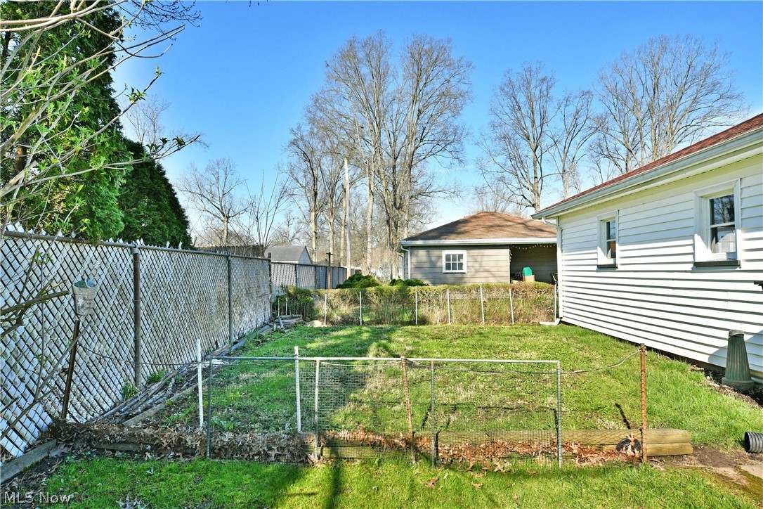 1737 Westwood Drive NW Warren OH 44485