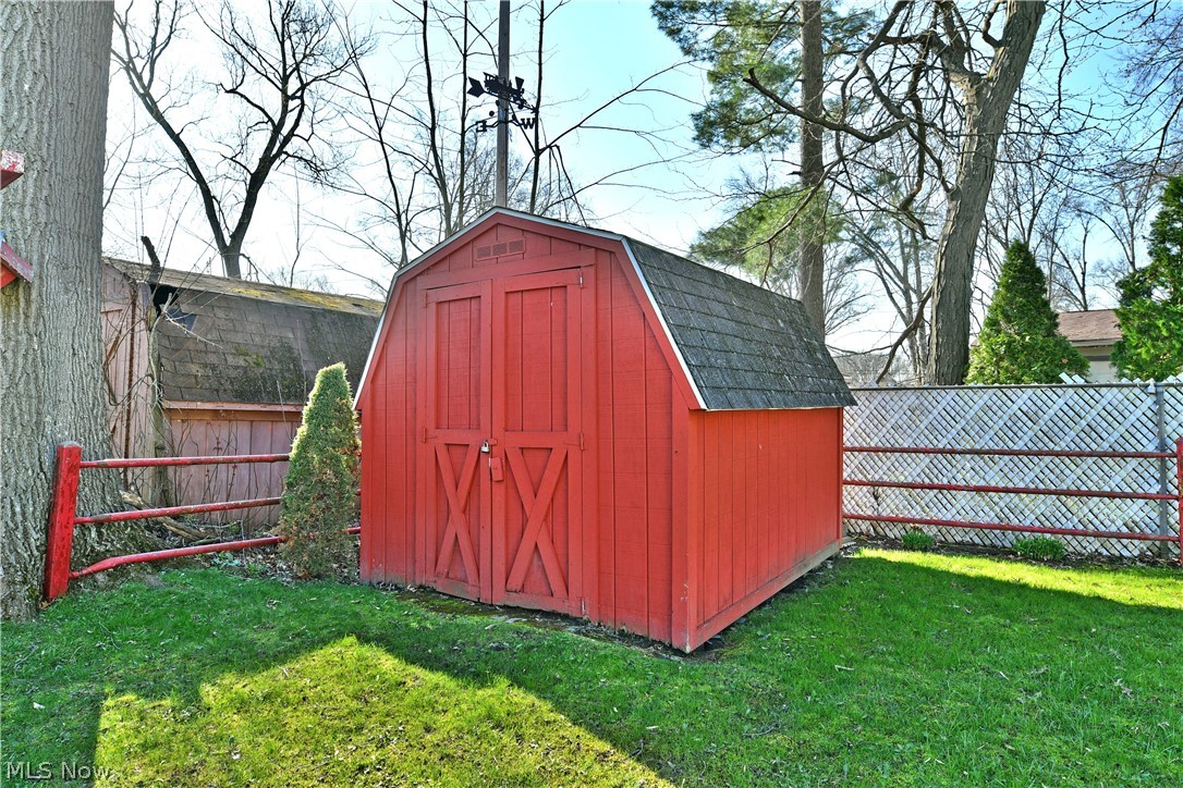 1737 Westwood Drive NW Warren OH 44485