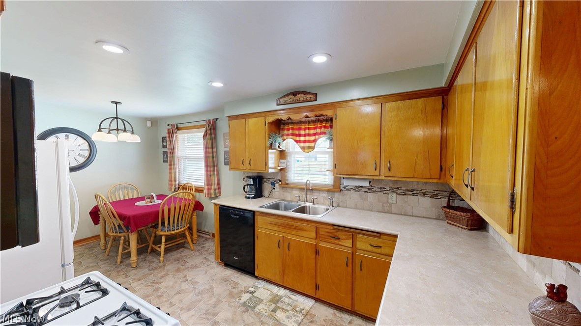 653 N Bon Air Avenue Youngstown OH 44509