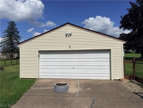 653 N Bon Air Avenue Youngstown OH 44509