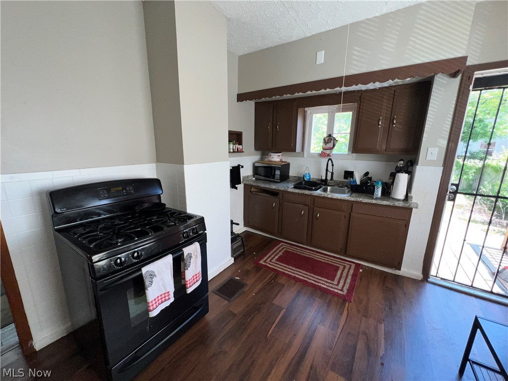 537 E 118th Street Cleveland OH 44108