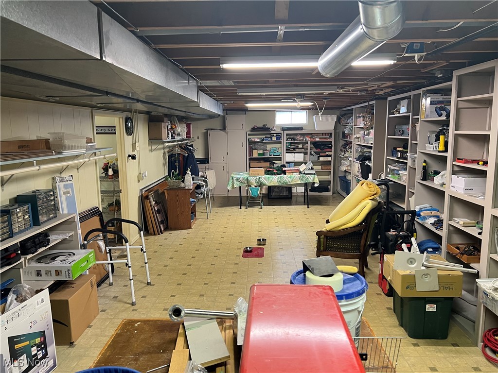 172 Lake Shore Drive Struthers OH 44471