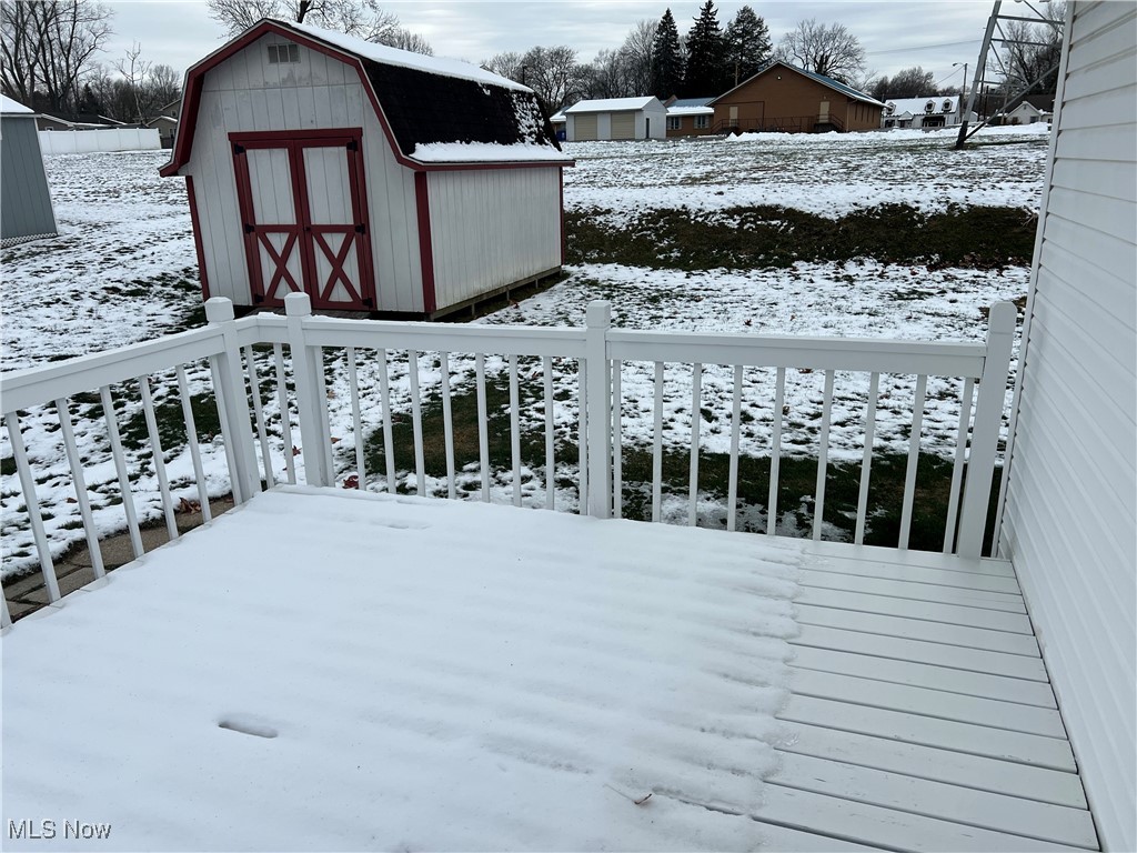 172 Lake Shore Drive Struthers OH 44471
