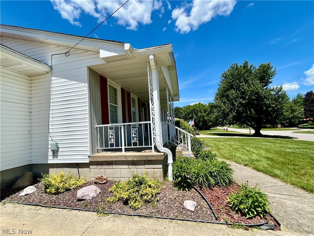 172 Lake Shore Drive Struthers OH 44471
