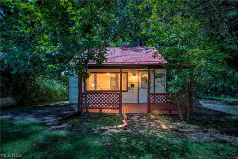 954 Archer Road Bedford OH 44146