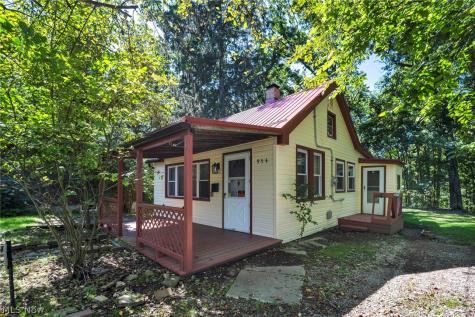 954 Archer Road Bedford OH 44146