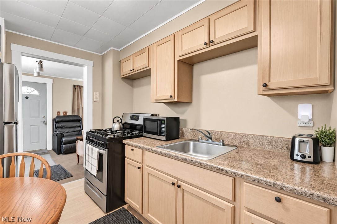 954 Archer Road Bedford OH 44146