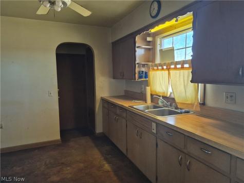 1093 E Schaaf Road Brooklyn Heights OH 44131