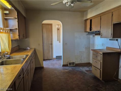 1093 E Schaaf Road Brooklyn Heights OH 44131