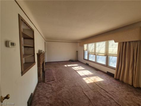 1093 E Schaaf Road Brooklyn Heights OH 44131