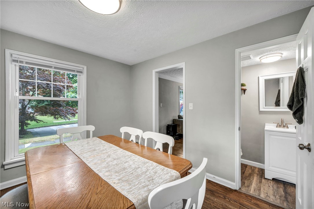 1307 Gordon Road Lyndhurst OH 44124