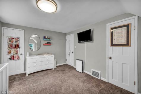 1307 Gordon Road Lyndhurst OH 44124