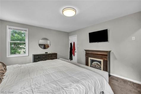 1307 Gordon Road Lyndhurst OH 44124