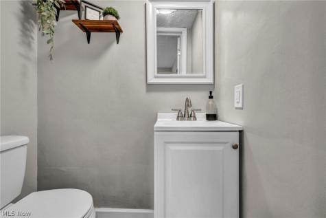 1307 Gordon Road Lyndhurst OH 44124