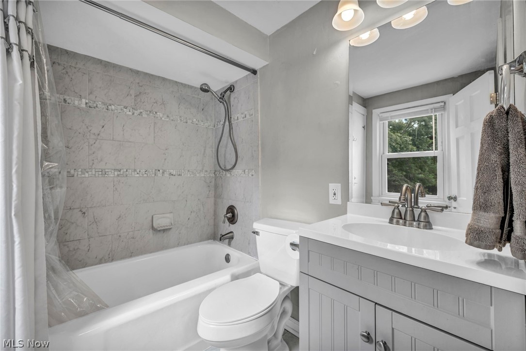 1307 Gordon Road Lyndhurst OH 44124