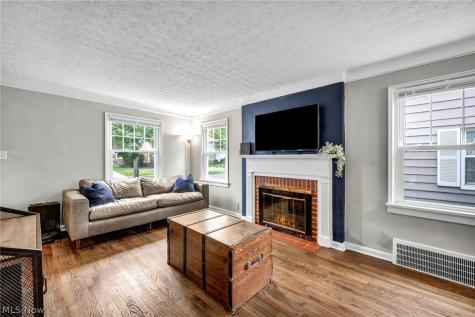 1307 Gordon Road Lyndhurst OH 44124