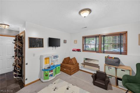 136 Joel Drive Mogadore OH 44260