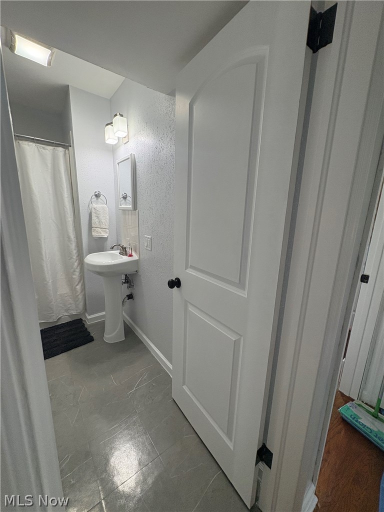 246 Hilliard Road Elyria OH 44035