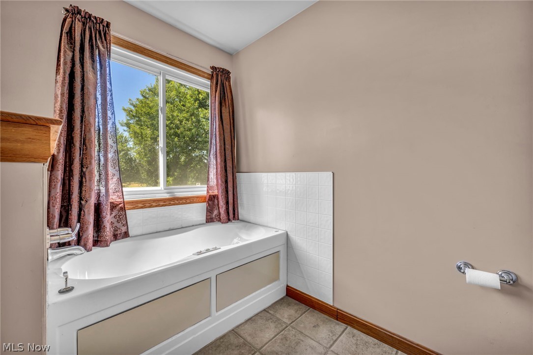 2342 Salt Springs Road Mcdonald OH 44437