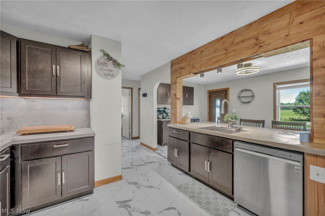 2342 Salt Springs Road Mcdonald OH 44437