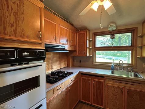 2305 Helena Avenue NW Massillon OH 44646