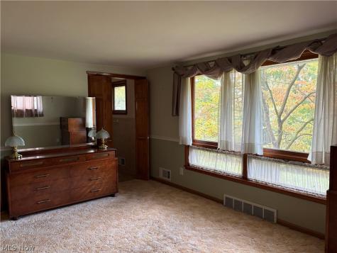 2305 Helena Avenue NW Massillon OH 44646