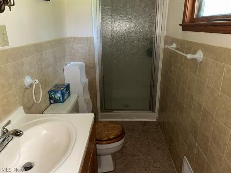 2305 Helena Avenue NW Massillon OH 44646