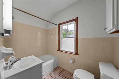 1247 Churchill Road Lyndhurst OH 44124