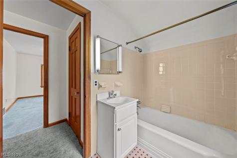 1247 Churchill Road Lyndhurst OH 44124