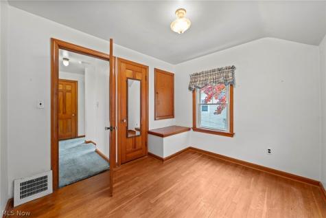 1247 Churchill Road Lyndhurst OH 44124