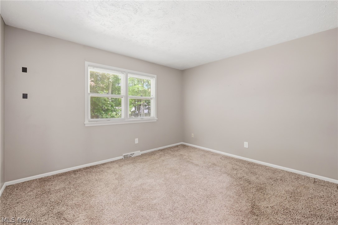 281 Cricklewood Drive Cortland OH 44410
