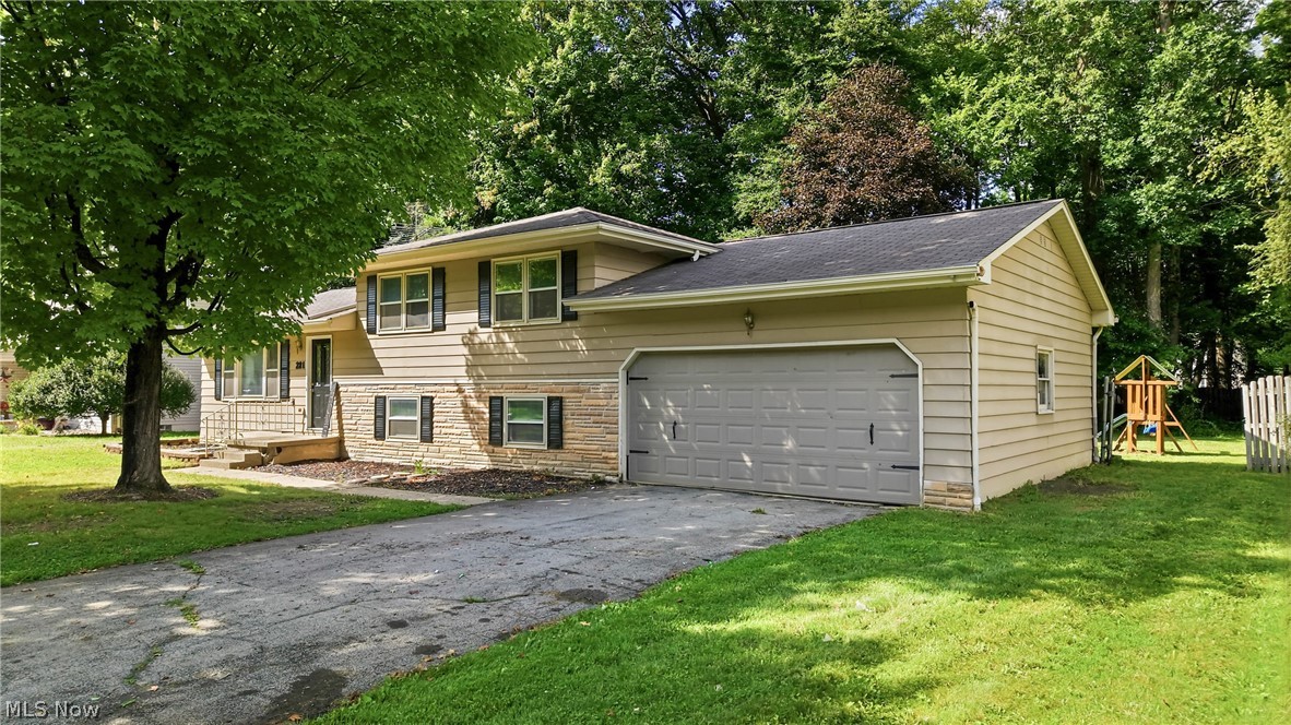 281 Cricklewood Drive Cortland OH 44410