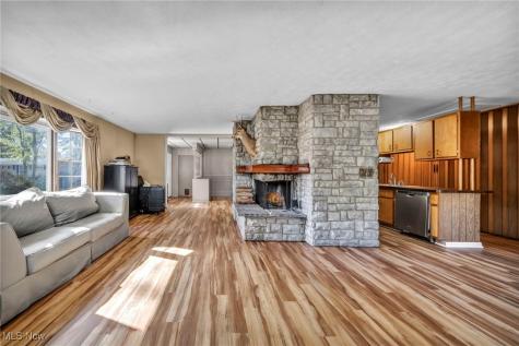 104 Whitehall Drive Berea OH 44017