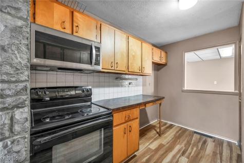 104 Whitehall Drive Berea OH 44017