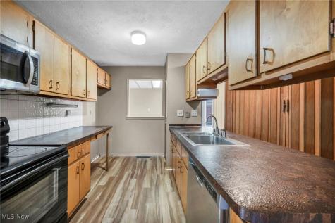 104 Whitehall Drive Berea OH 44017