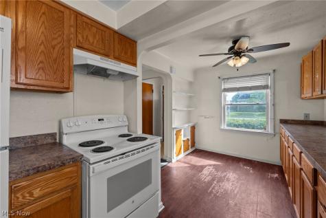 6006 Snow Road Parma OH 44129