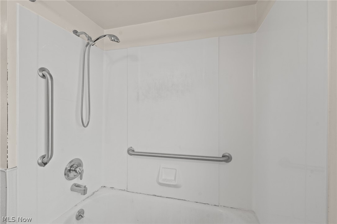 6006 Snow Road Parma OH 44129