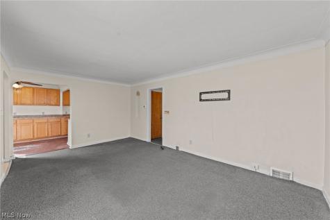 6006 Snow Road Parma OH 44129