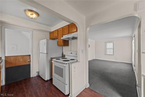 6006 Snow Road Parma OH 44129