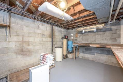 1739 Congress Lake Road Mogadore OH 44260