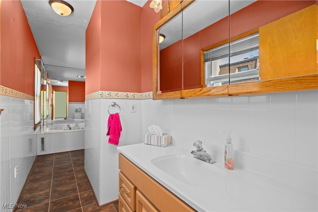 14015 W Lake Road Vermilion OH 44089