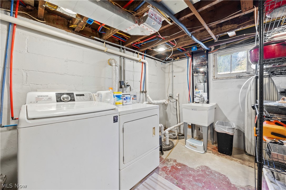 41825 Adelbert Street Elyria OH 44035