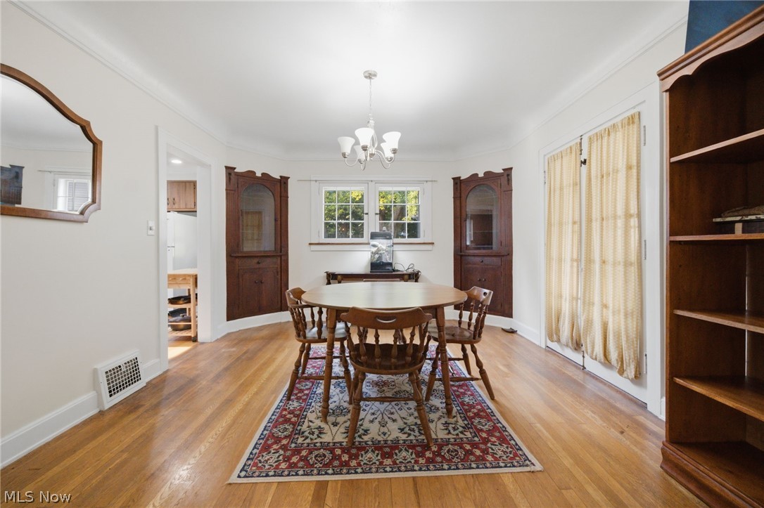 10033 Chesterfield Drive Parma Heights OH 44130